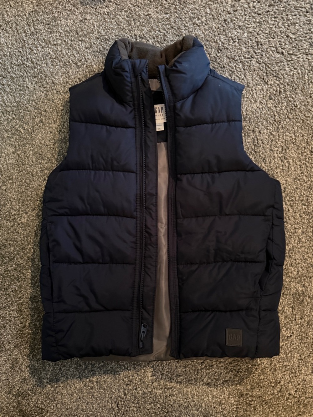 GAP Quilted Puffer Vest in Dark Navy boys sz small